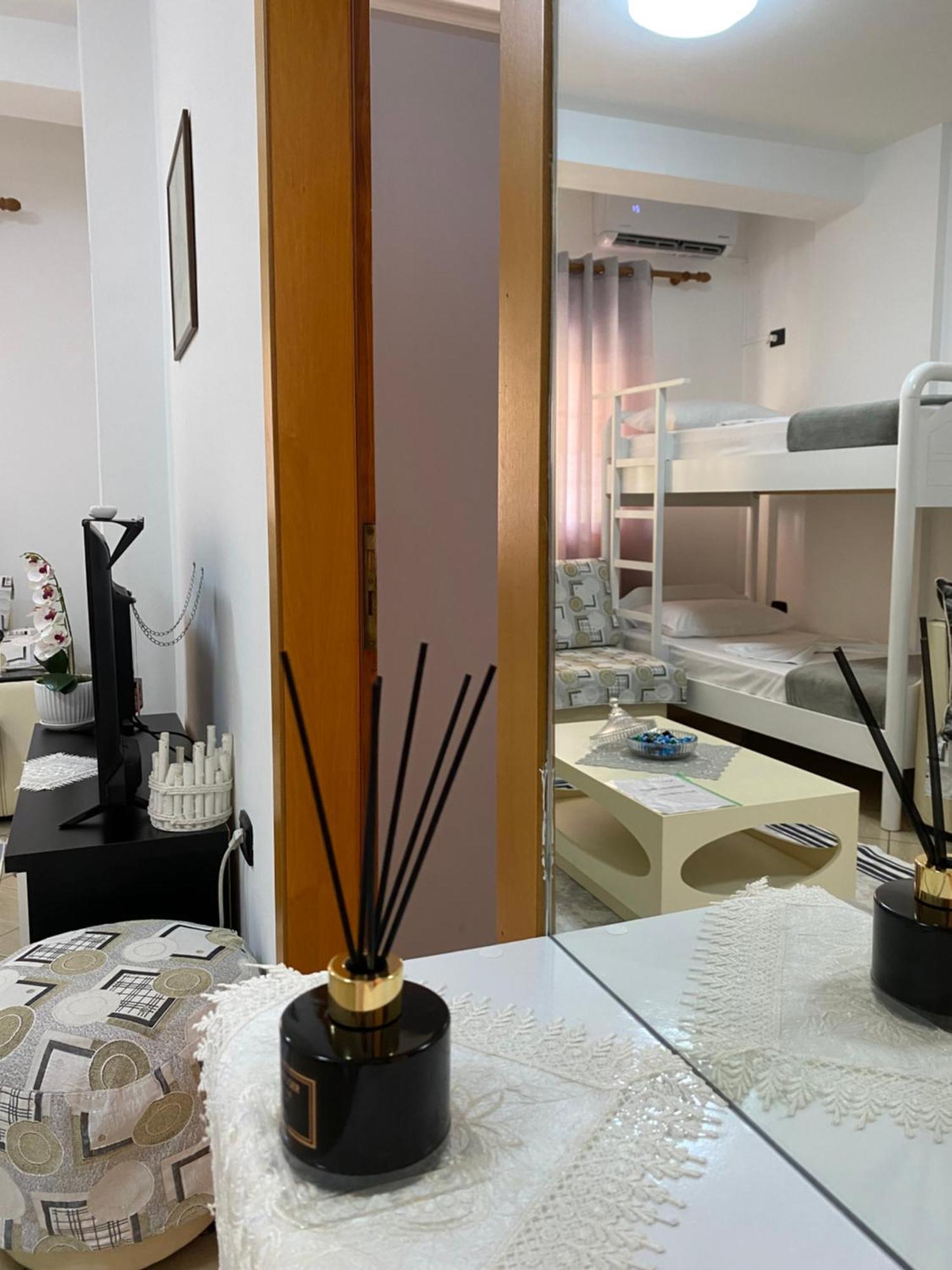شقة Rikardo Apartament فلورا المظهر الخارجي الصورة